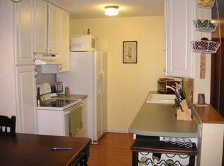 9147 Olson Memorial Hwy #102, Golden Valley, MN 55427