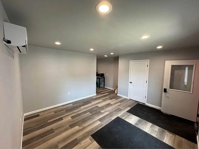 1227 Madison St — Photo 9