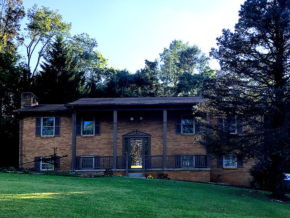 1st image of 733 Greenwich Dr