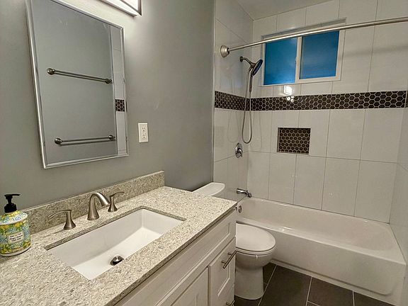3rd image of 7015 S La Tijera Blvd