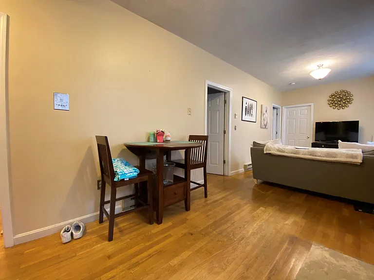 38 Charter St #4 — Photo 5