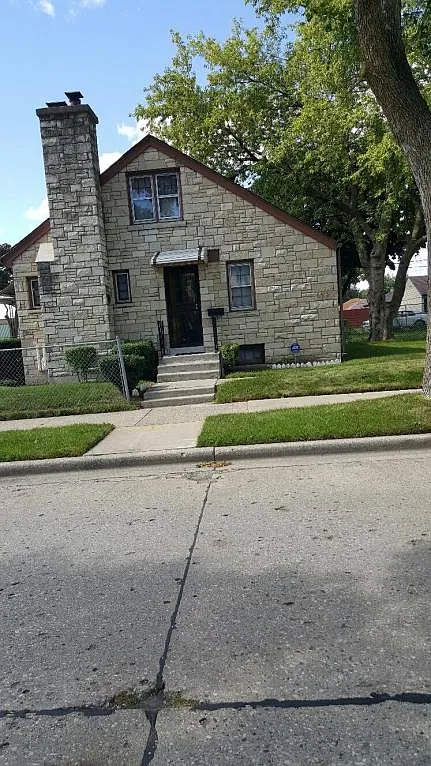 2400 W Hampton Ave photo 1