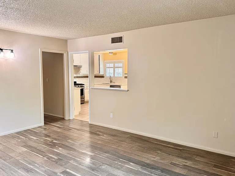 2312 Connor Ave — Photo 5
