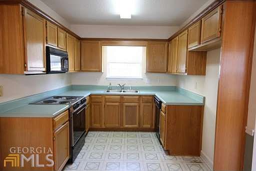 5th image of 265 Woodgate Dr