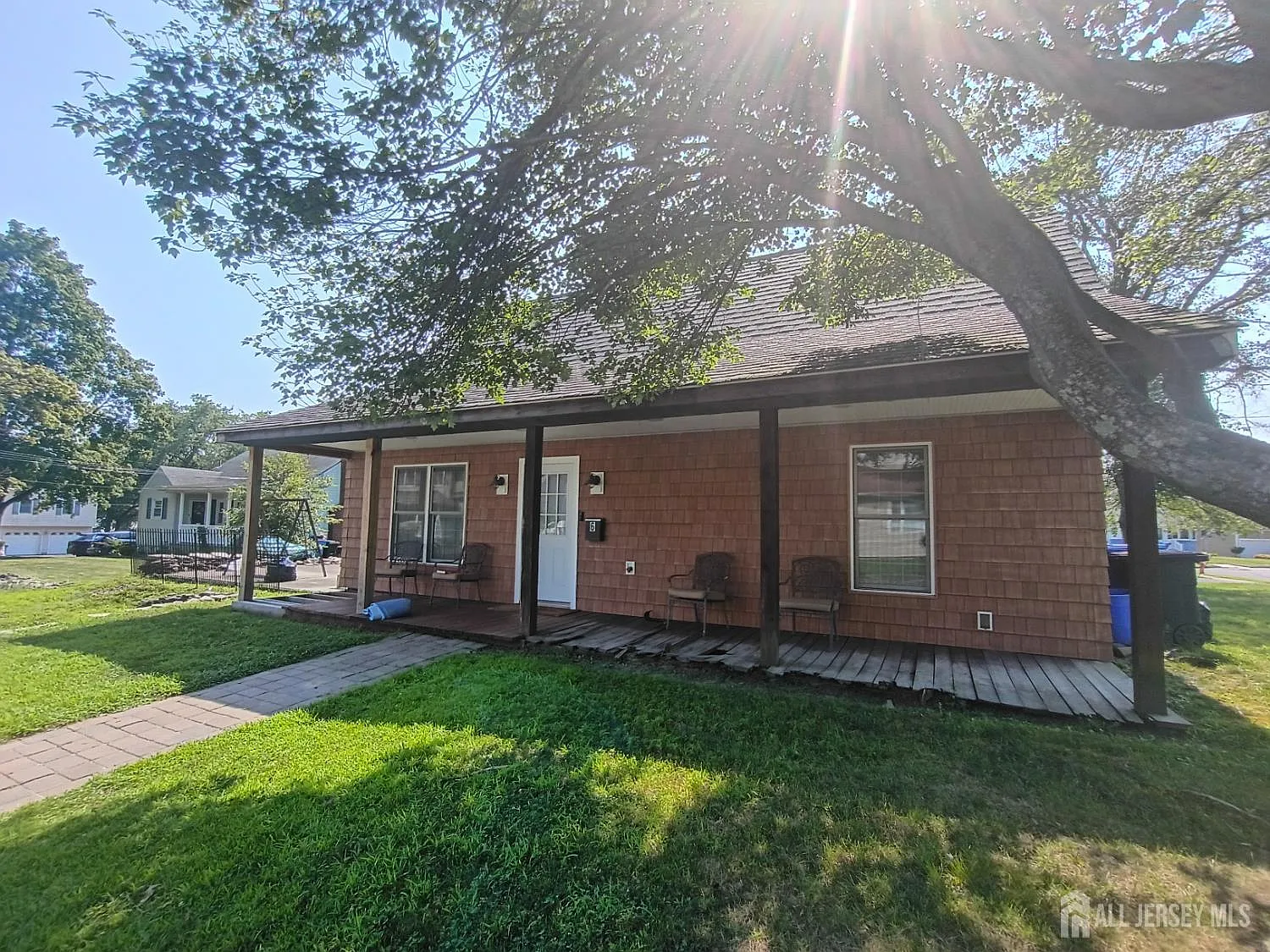 6 Albert Ave photo 1