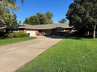 4210 Falcon Dr, Great Bend, KS 67530