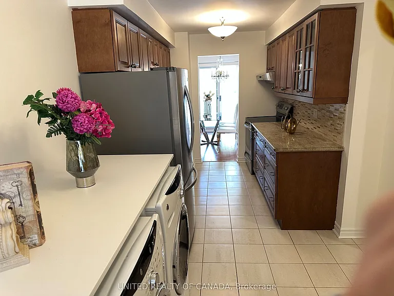 102 Baywood Ct — Photo 15