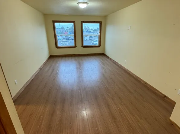 223 SW Coast Hwy #1, Newport, OR 97365