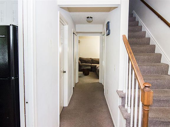 5th image of 1112 Mountain View Dr