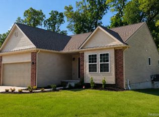 11453 Hidden Oaks Dr, Clio, MI 48420