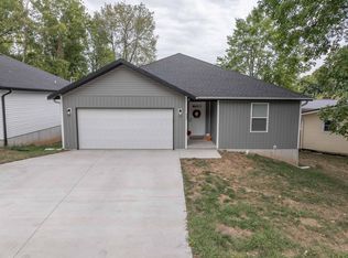 945 W Linwood St, Springfield, MO 65807