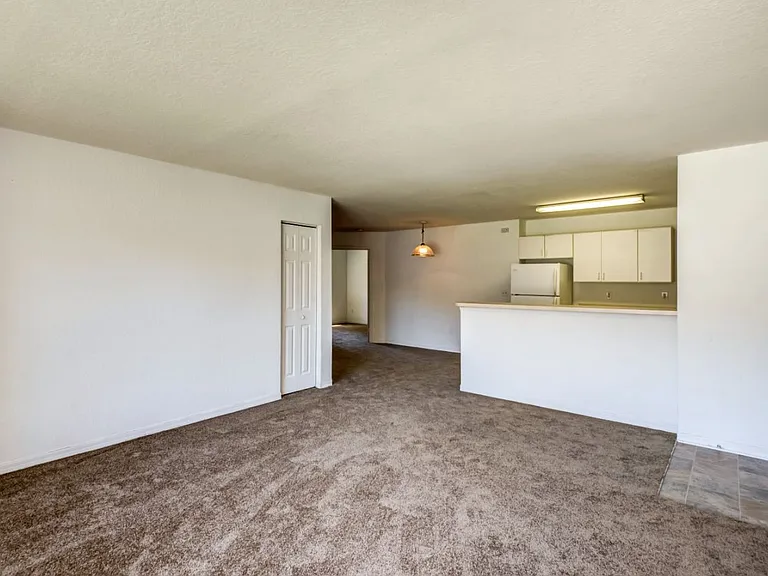 Stonecreek Apartments — Photo 11