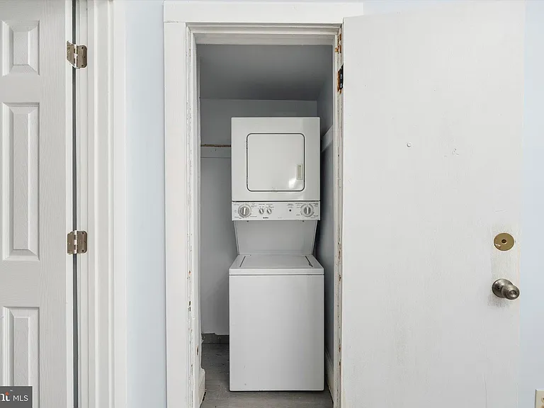 10 Lytle St #1 — Photo 7