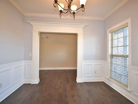 4th image of 2670 Memorial Blvd Ste D8