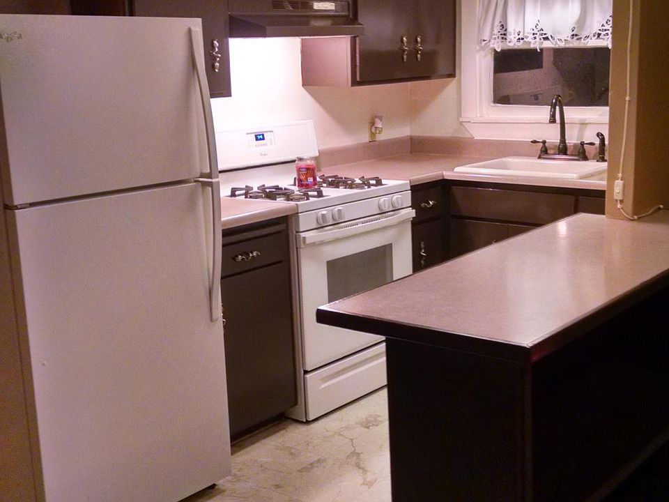 2nd image of 2016 Spruce Ave