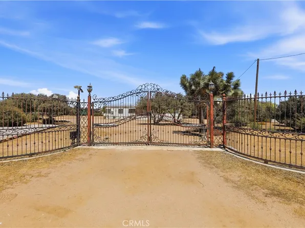11124 Medlow Ave, Oak Hills, CA 92344