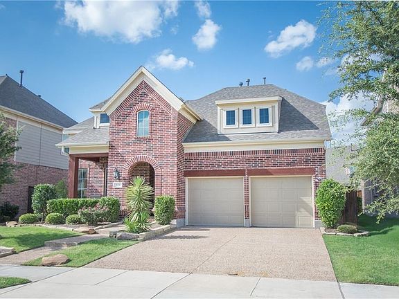 3rd image of 821 Auburn Ct
