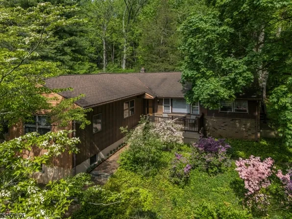 14 SKY VIEW GARDEN ROAD, Clinton Twp., NJ 08833