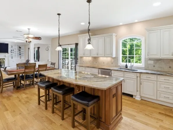 42 Spring Valley Rd, Montvale Boro, NJ 07645