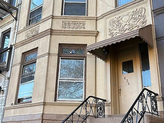 3rd image of 434 Mac Donough St