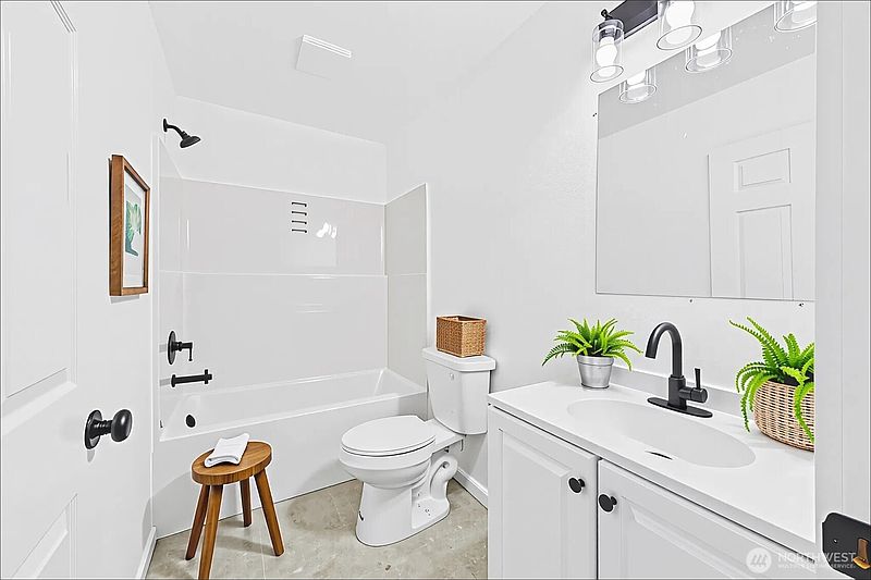 5th image of 1022 E Delilah Rose Lane