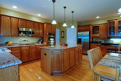 5th image of 2721 Charter Oak Ct