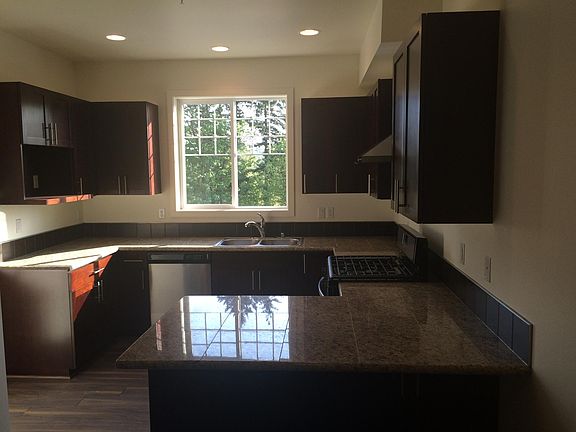 4th image of 5908 185th Ct NE #5105