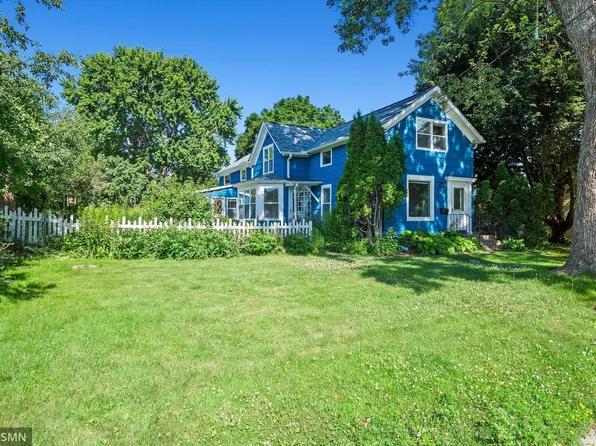 920 2nd St S, Stillwater, MN 55082