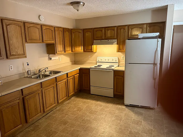 8203 N Klondyke St #B — Photo 2
