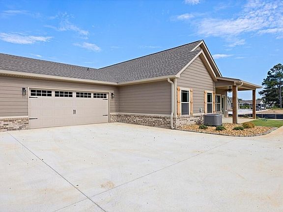 5th image of 86 Maddox Ln