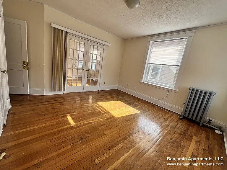 8 Barrows St #5 — Photo 6