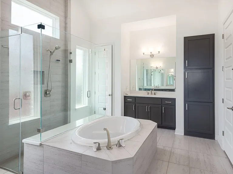 4413 Edgewater Dr — Photo 15