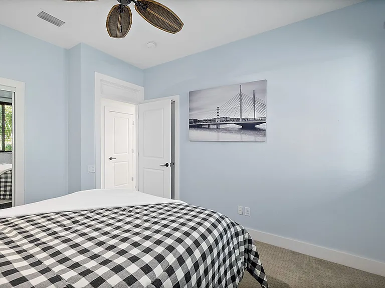 716 N Daytona Ave — Photo 16