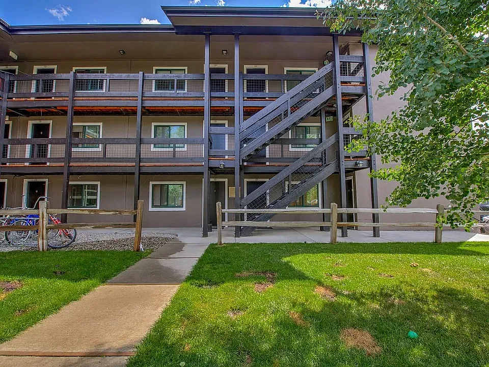 214 S Harris St #302