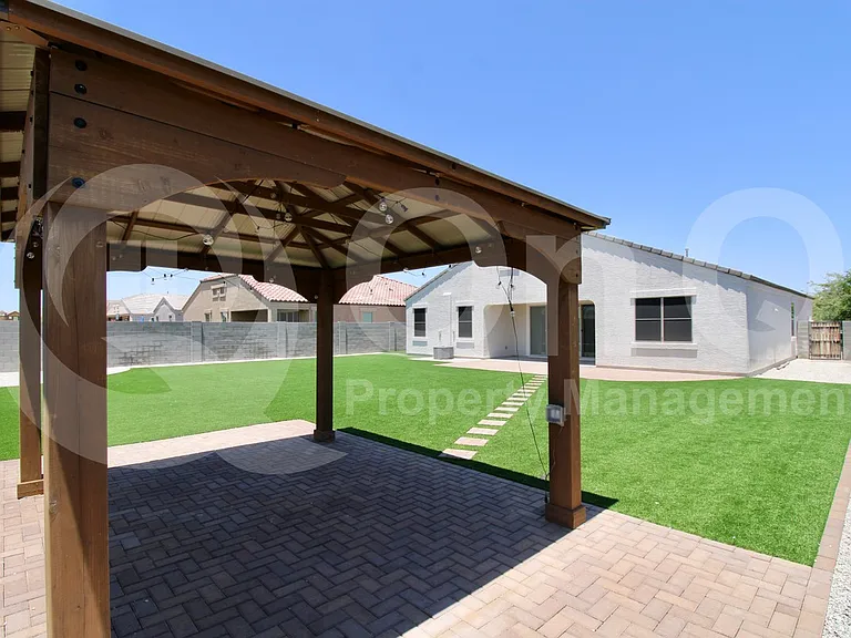 30425 W Picadilly Rd — Photo 19
