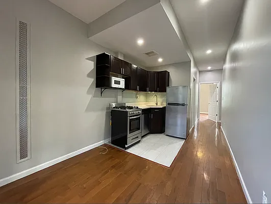Rented by EXR | media 7