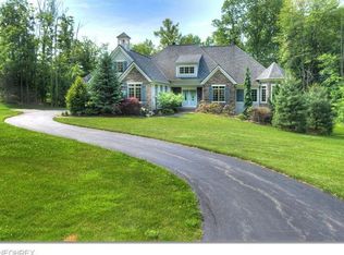 11395 Normandy Ln, Chagrin Falls, OH 44023