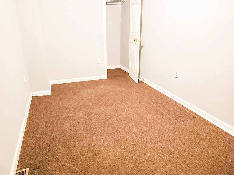 Christian St — Photo 15