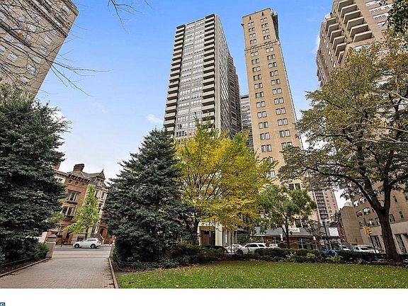 The Dorchester building from Rittenhouse Square