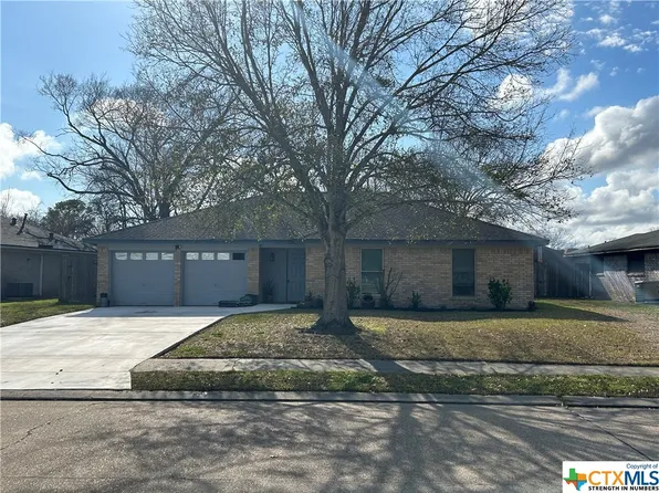 520 Walnut St, Lake Jackson, TX 77566