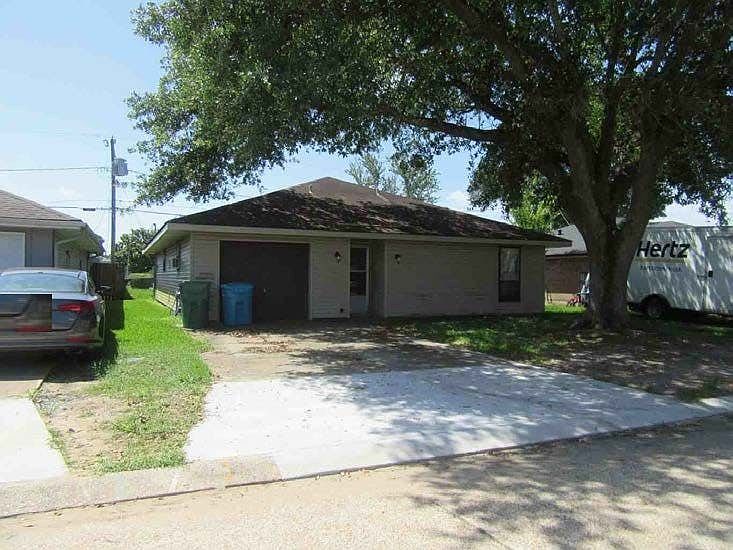 1st image of 116 River Point Dr