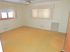 5th image of 17869 Kinross Ave