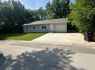 808 Clay St, Pleasant Hill, MO 64080
