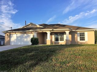 3586 NE 8th Pl, Cape Coral, FL 33909