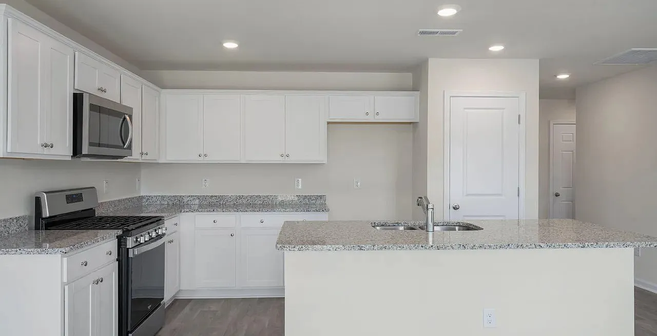 4 bed, 1513 sqft, $1,895 — Photo 3