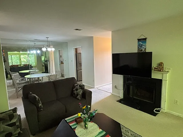 2 bed, 1210 sqft, $2,500 — Photo 3