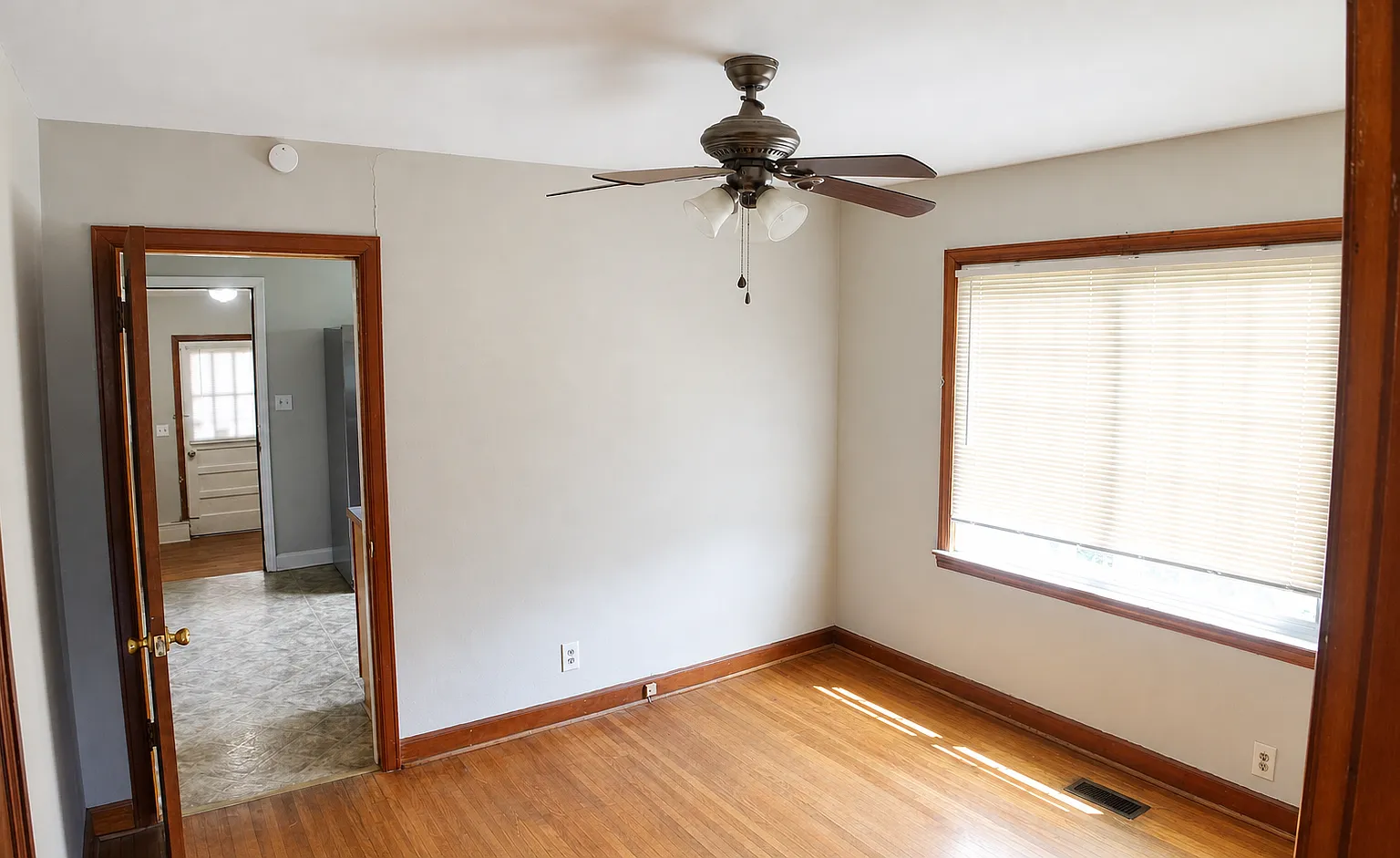 4 bed, 2244 sqft, $1,895 — Photo 4