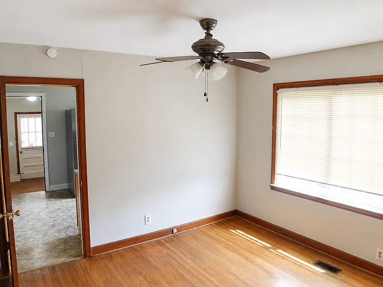 610 Mauldeth Rd — Photo 4