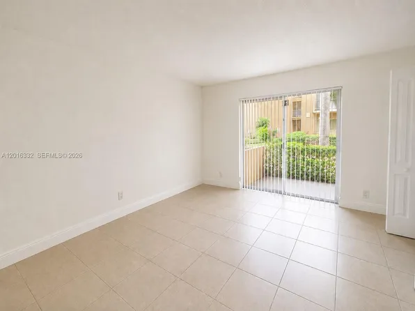 17911 NW 68th Ave APT M201, Hialeah, FL 33015
