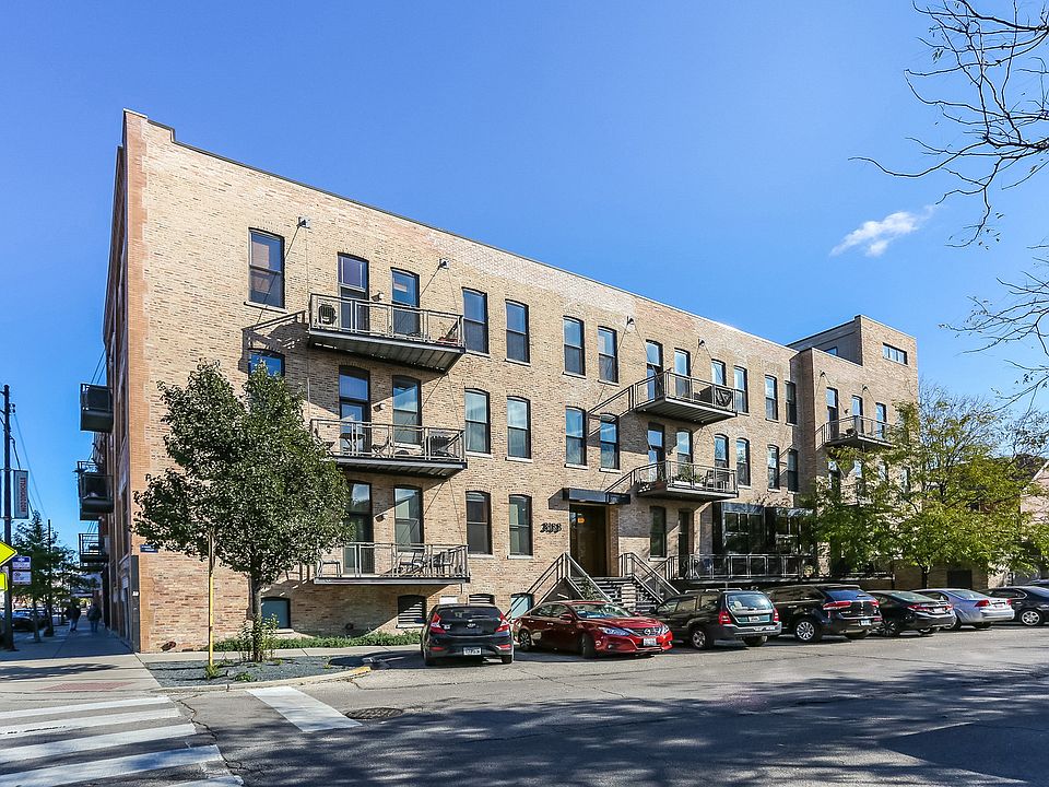1st image of 3133 N Lakewood Ave APT 4B